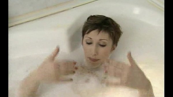 Елена Воробей в ванной